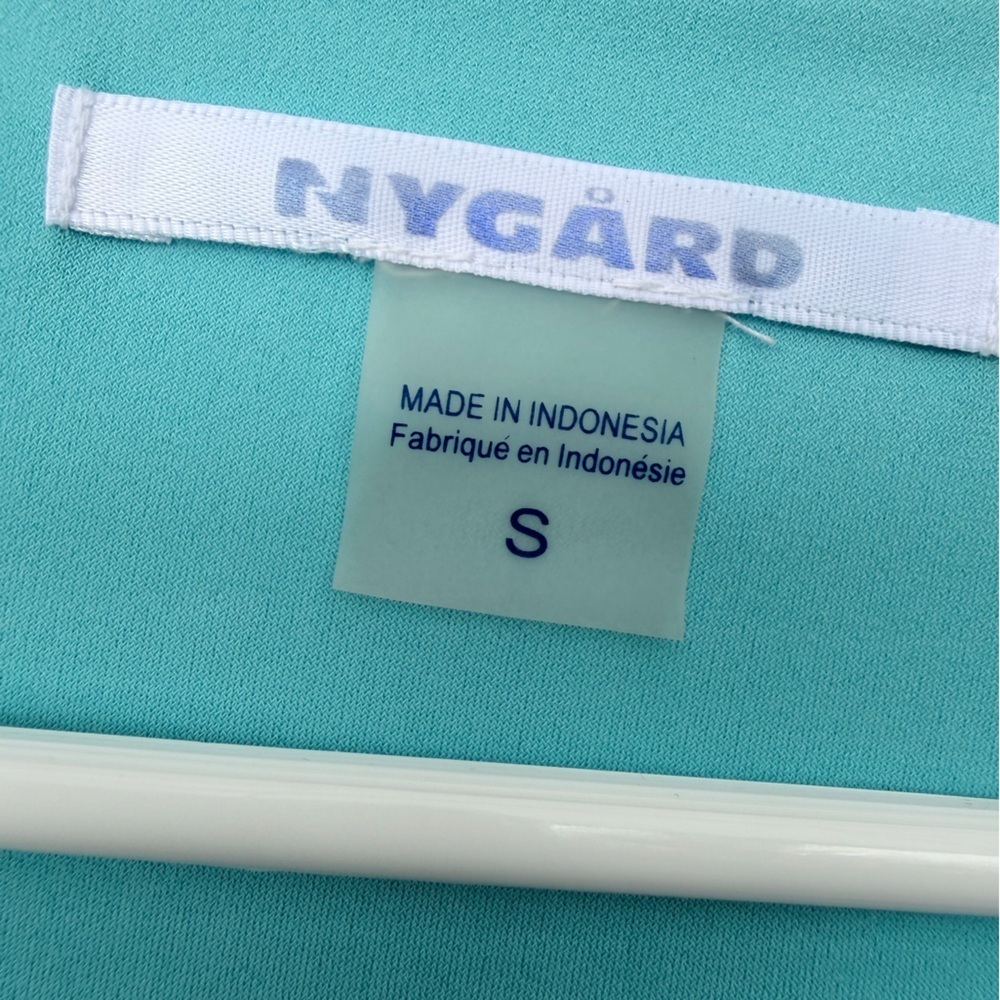 Peter Nygard Blue Lace-Up Sleeveless Top - Picture 3 of 10